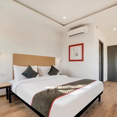 Townhouse Ss Aero Prime Hotel Shamshabad Exterior photo