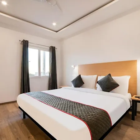 Townhouse Ss Aero Prime Hotel Shamshabad Exterior photo