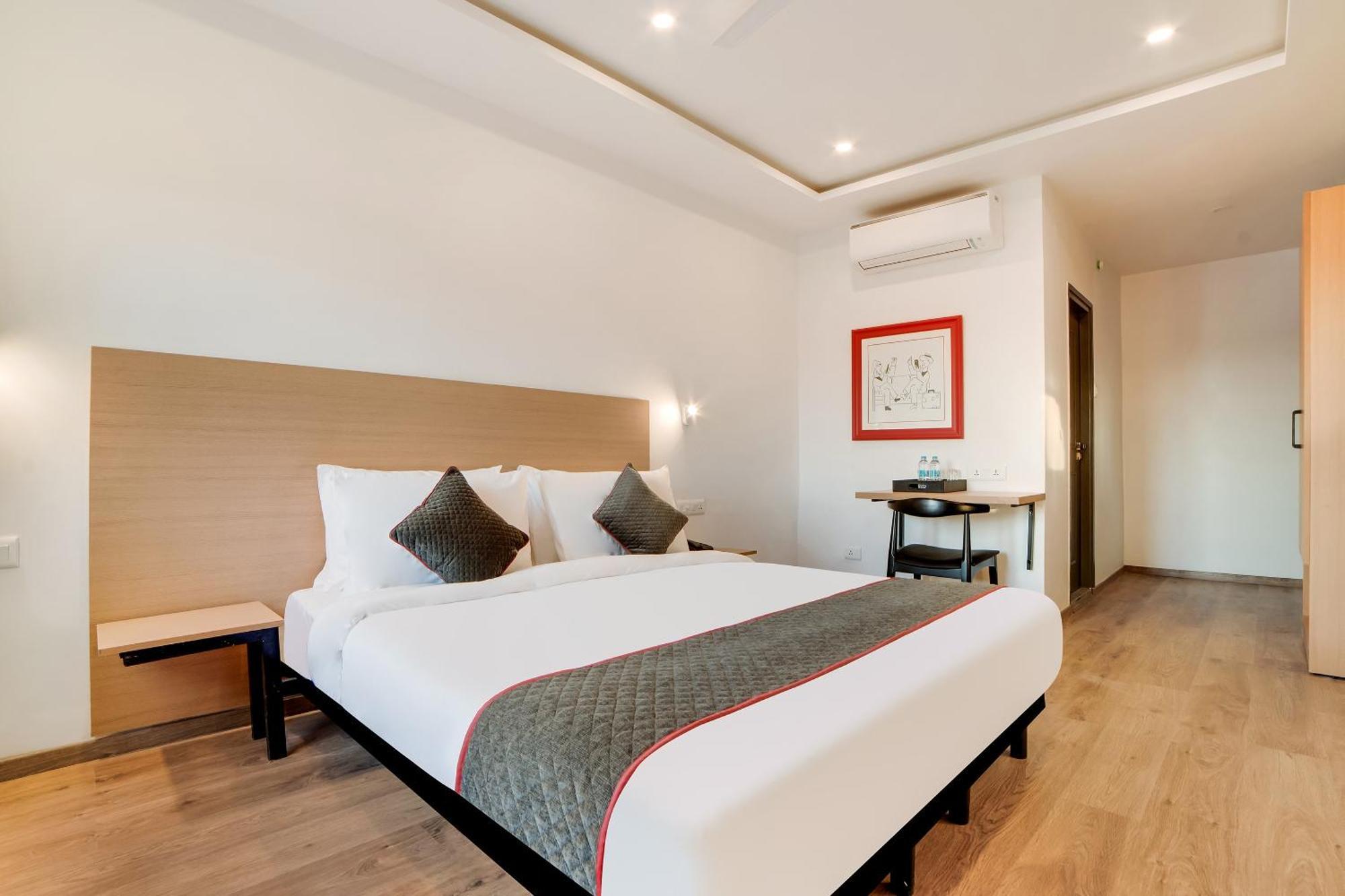 Townhouse Ss Aero Prime Hotel 4*